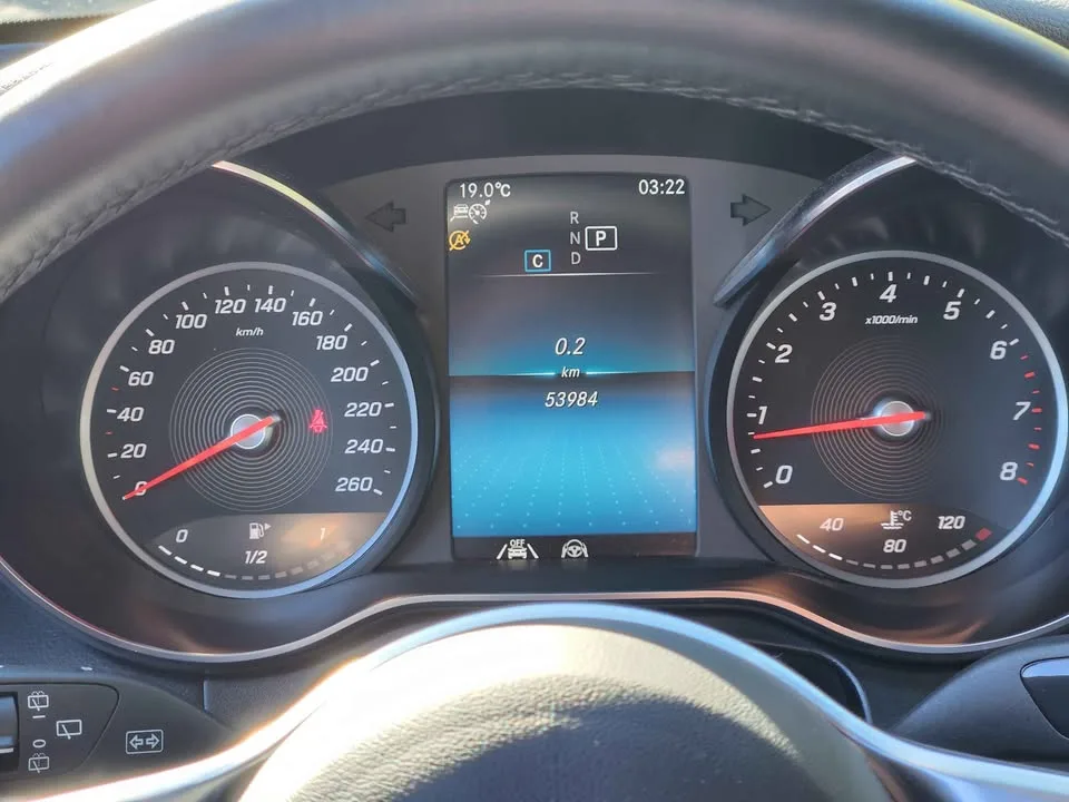 2022 Mercedes-Benz GLC image indicator(10)