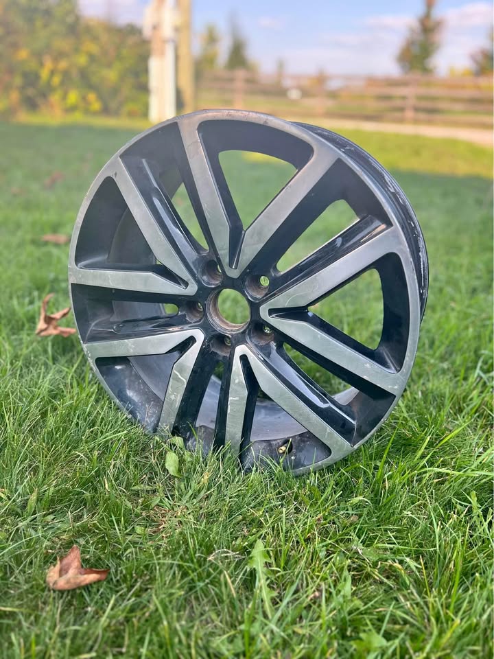 2012 Volkswagen GLI factory rims 18 inch x4