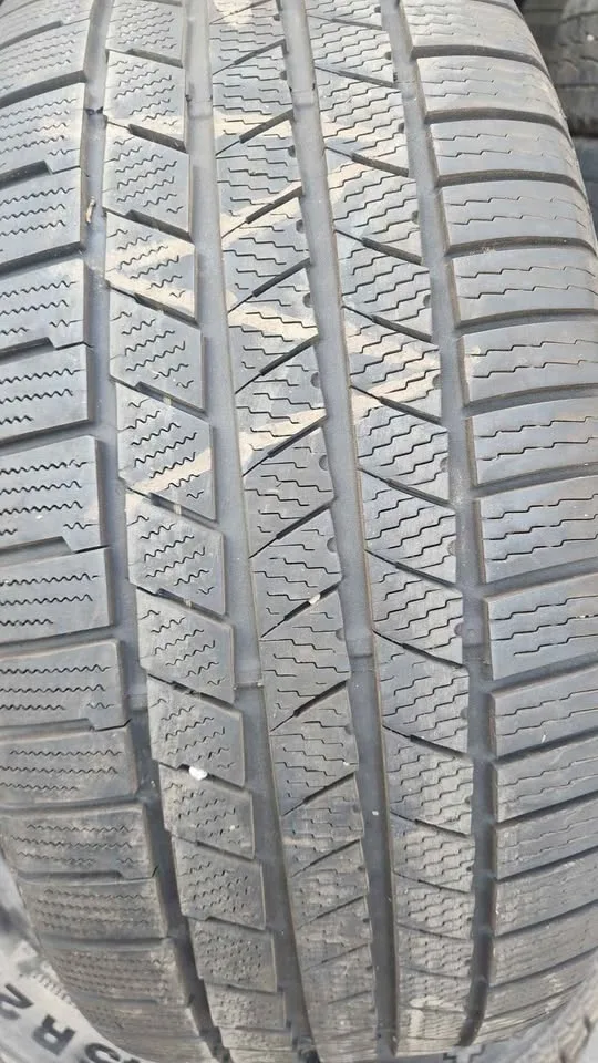Continental CrossContact Winter Tires - 275/45R21 image indicator(5)