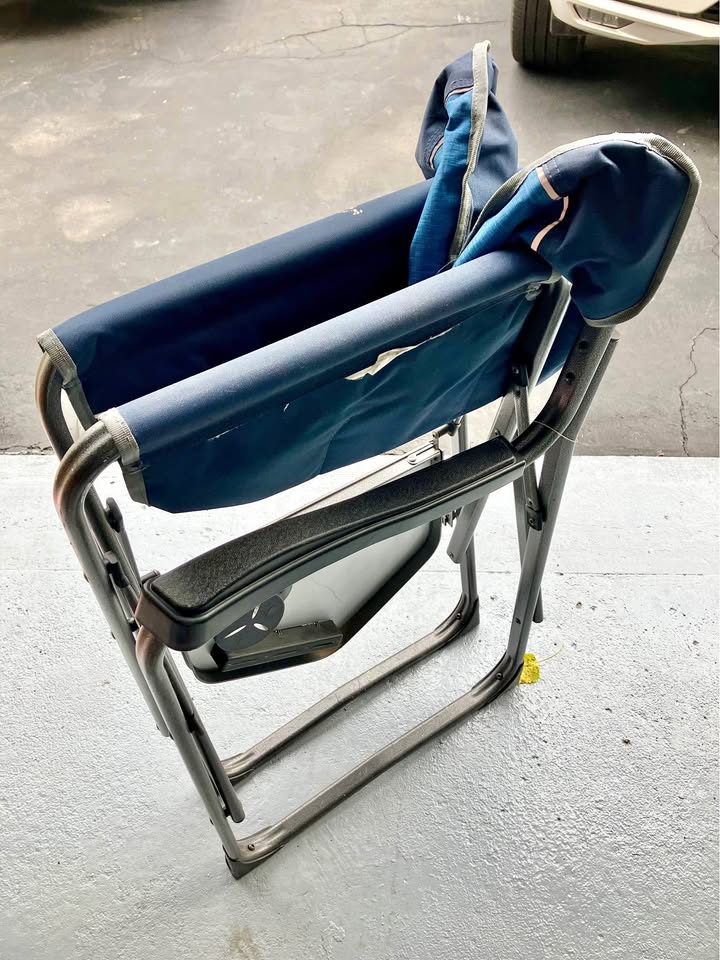 Folding lawn chair