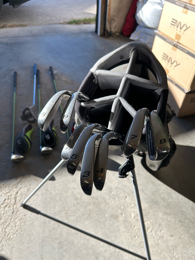 Golf clubs (lefty) for sale - photo 2