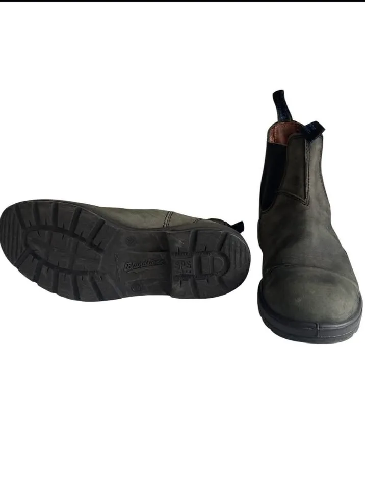 Blundstone Chelsea Boots -Size 8 image indicator(2)