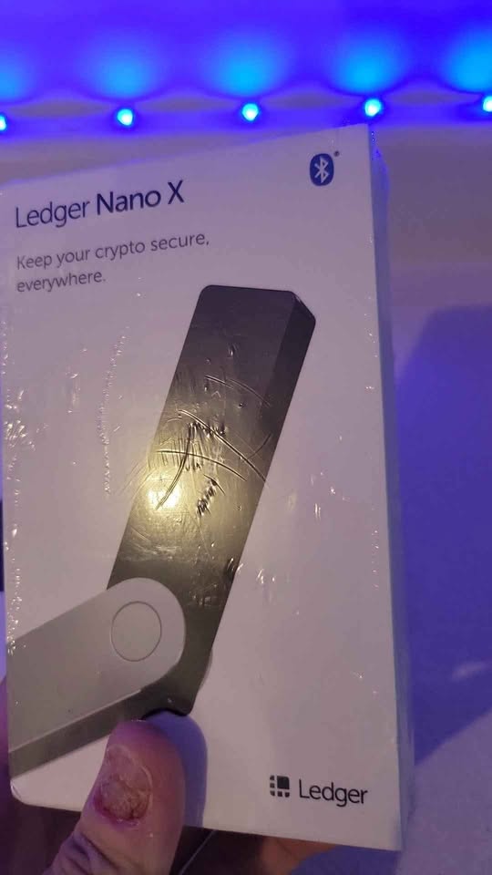 Ledger Nano X BNIB bluetooth wallet - photo 5