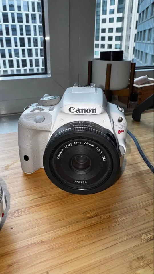 Canon EOS Rebel SL1 DSLR Camera Starter Kit image indicator(3)