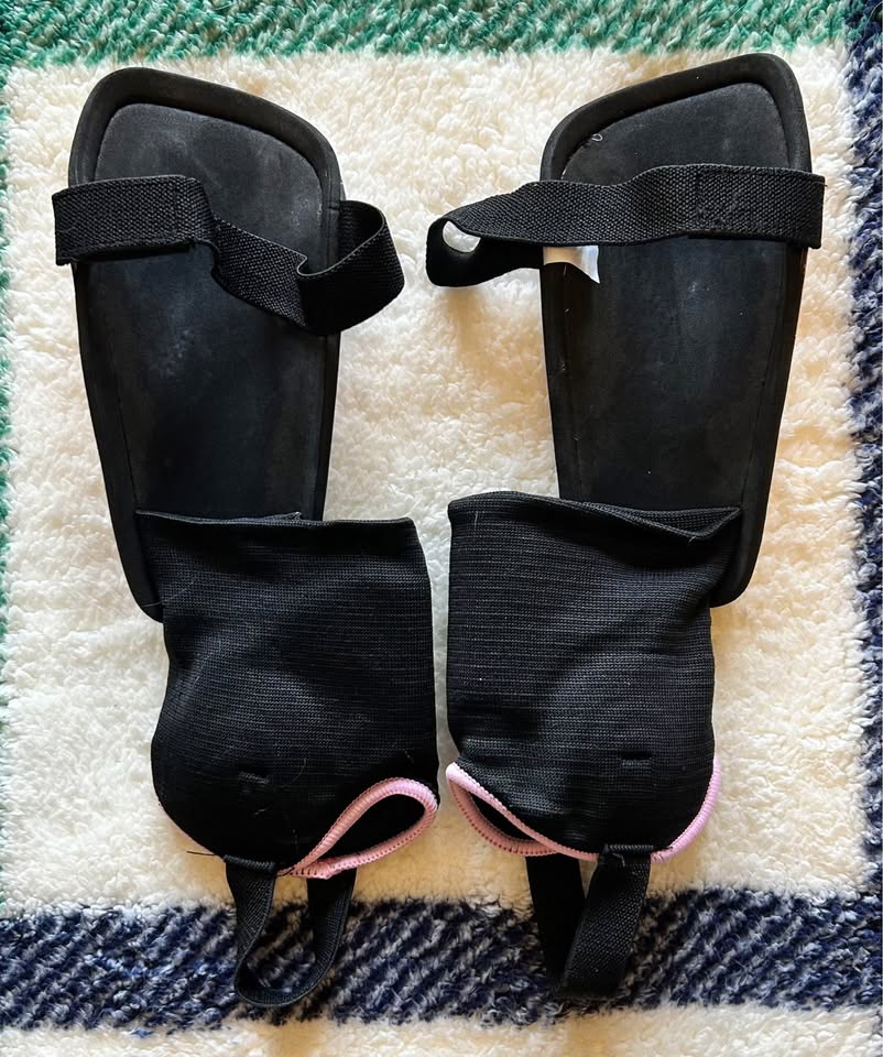 🤩 Cyclone Shin Guards Size L Black/Pink - photo 3