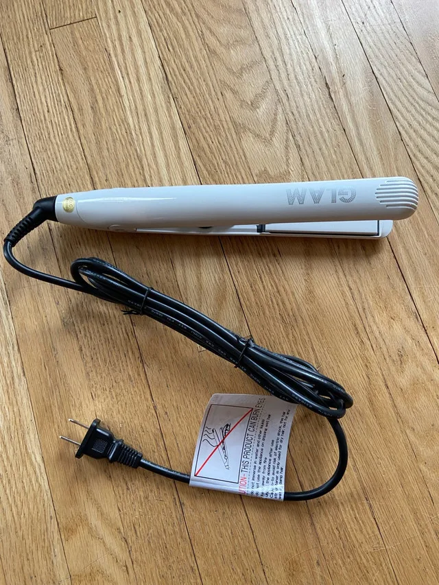 Brand New Glam Styling Iron thumbnail