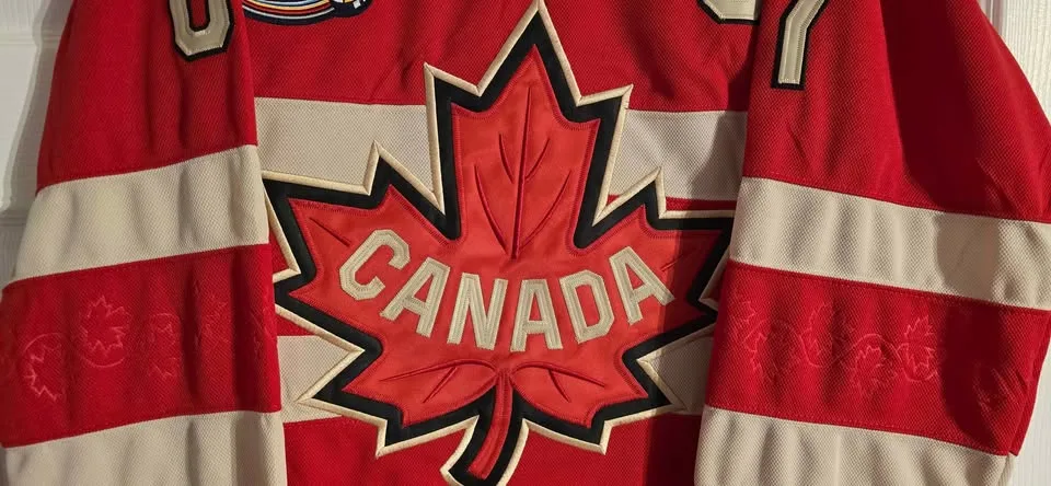 Team Canada - 4 Nations Jerseys - All Men's Sizes image indicator(3)