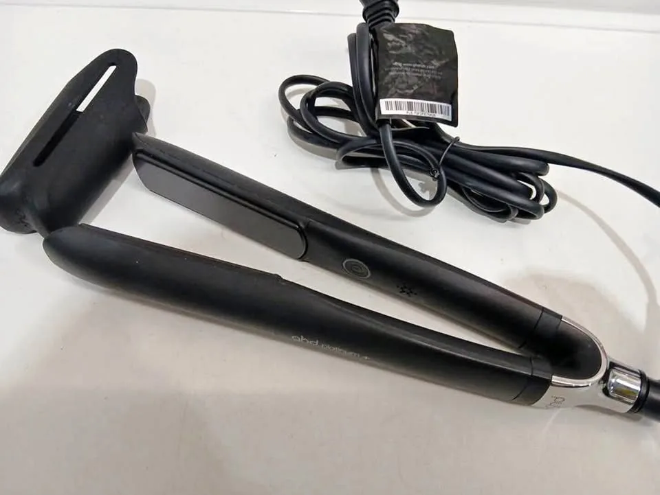 GHD Platinum+ Flat Iron | Excellent Condition thumbnail