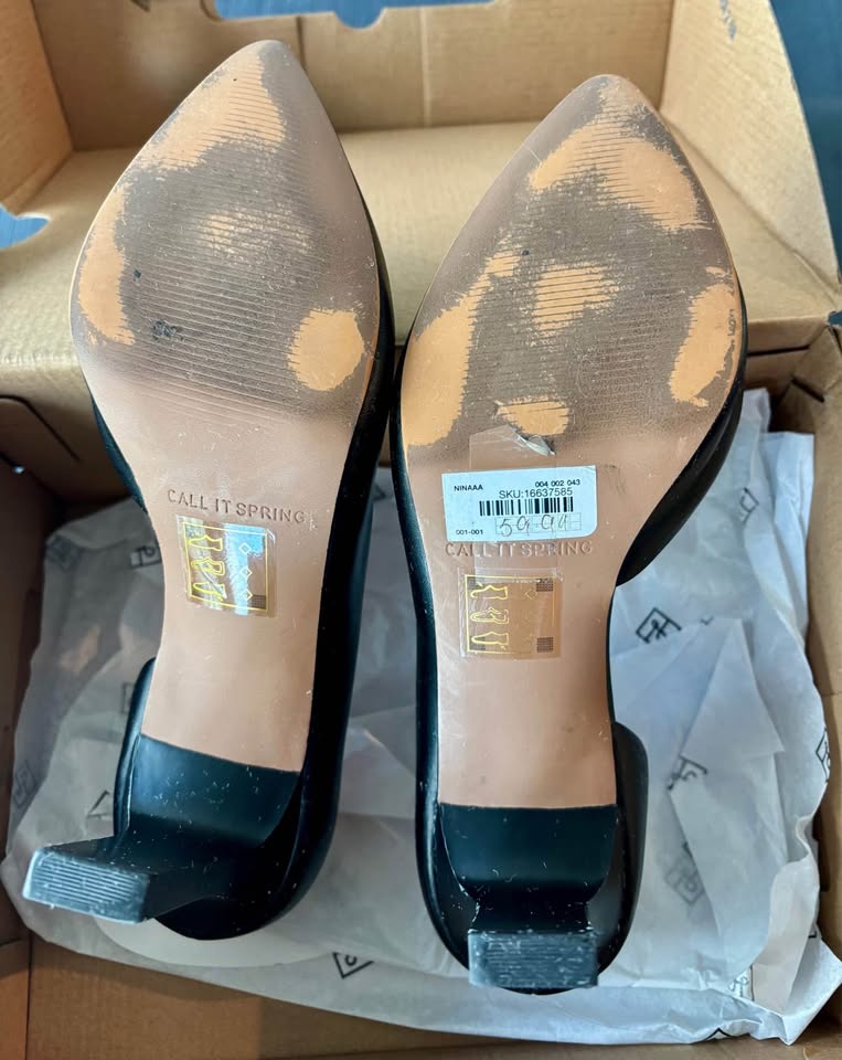 Black Heels for sale with Original Box (US 7/UK 4.5) - photo 4