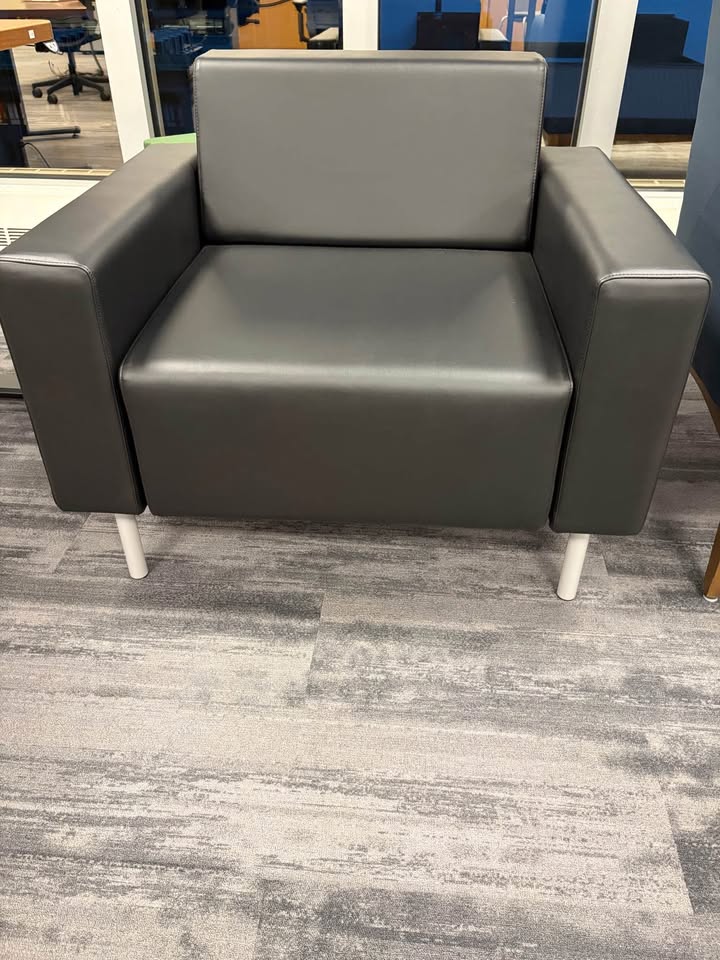 Office furniture sale (80%off retail price) - photo 2