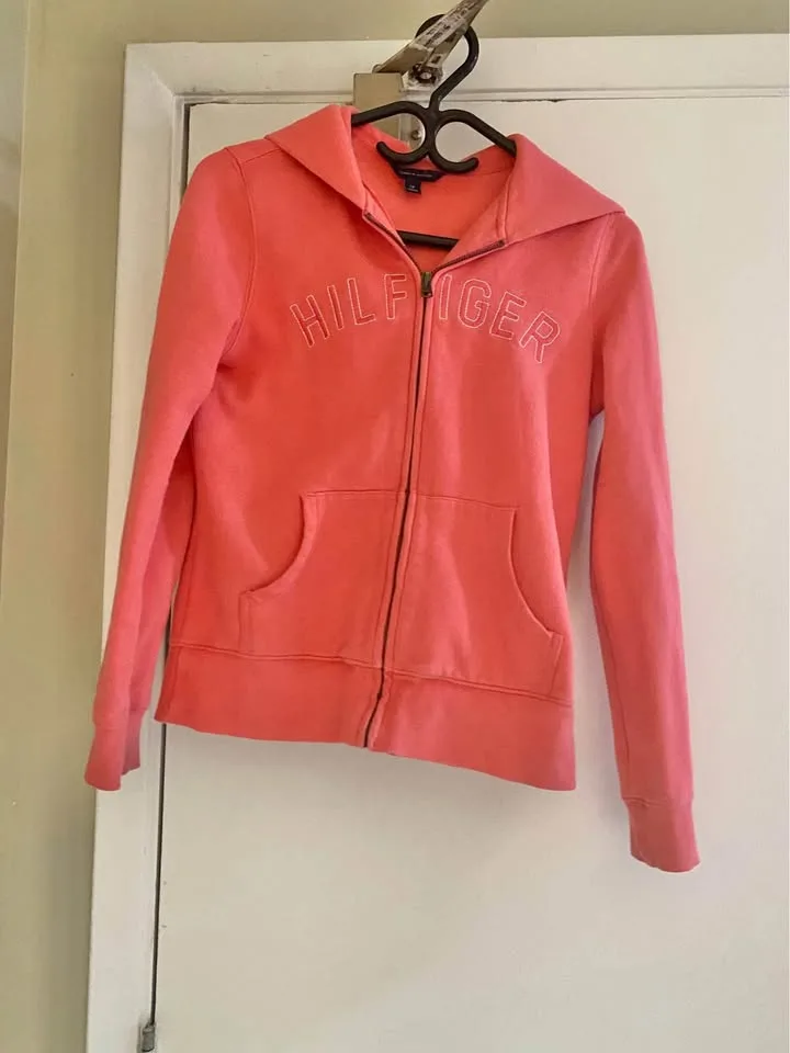 Women’s Tommy Hilfiger hoodie 80% cotton 20% polyester image indicator(2)