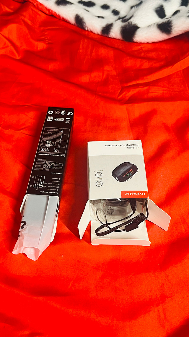 Non contact Thermometer and Oximeter set! - photo 5