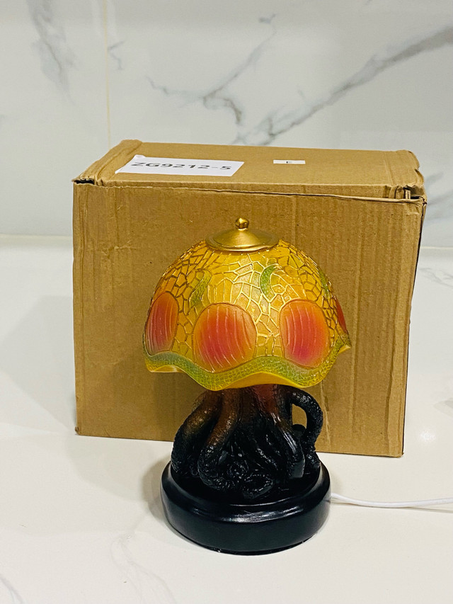 Stained Resin Table Lamp! - photo 2