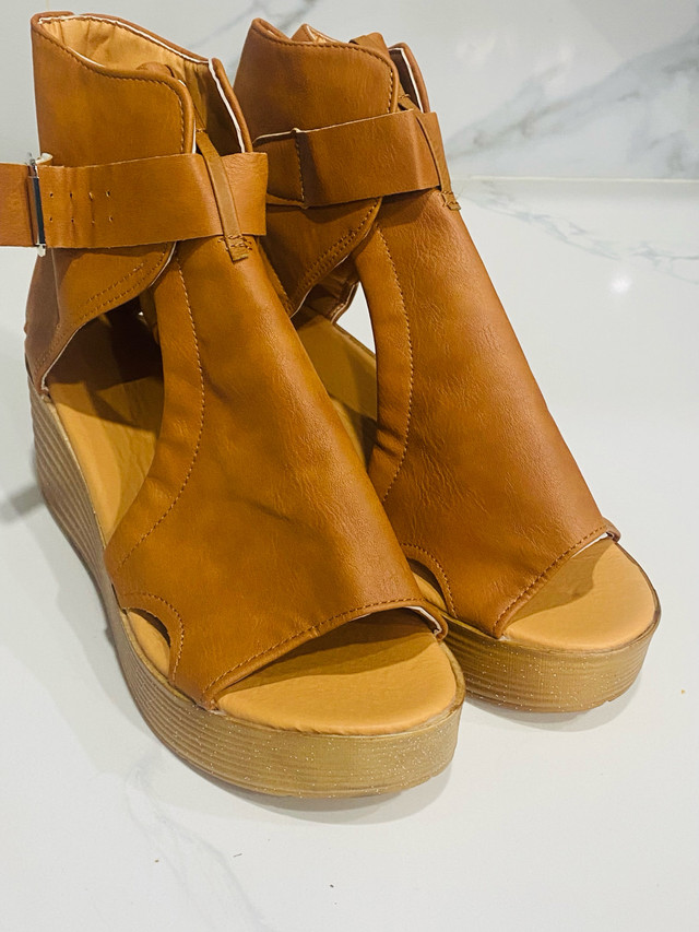 Women's High-top Wedge Sandals! Size 7 - photo 3