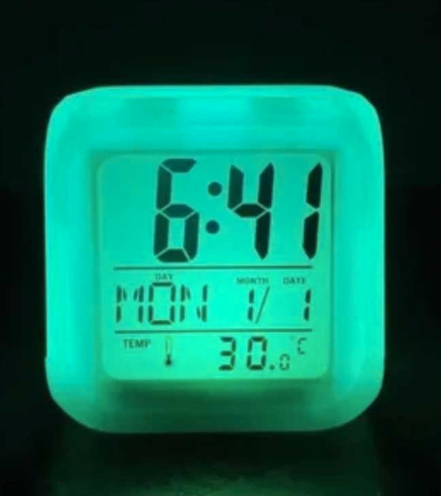COLOR CHANGE DIGITAL ALARM CLOCK - photo 2
