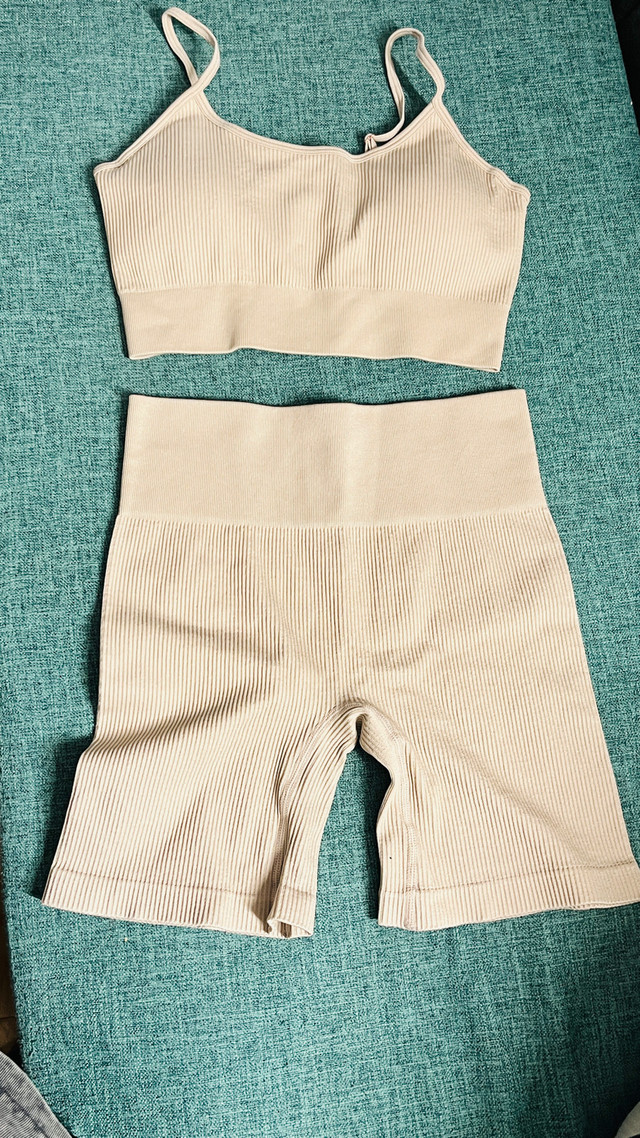FINETOO-Women Seamless Activewear Set 2 Piece-Size S - photo 3