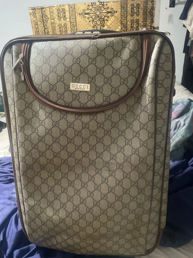 gucci luggage