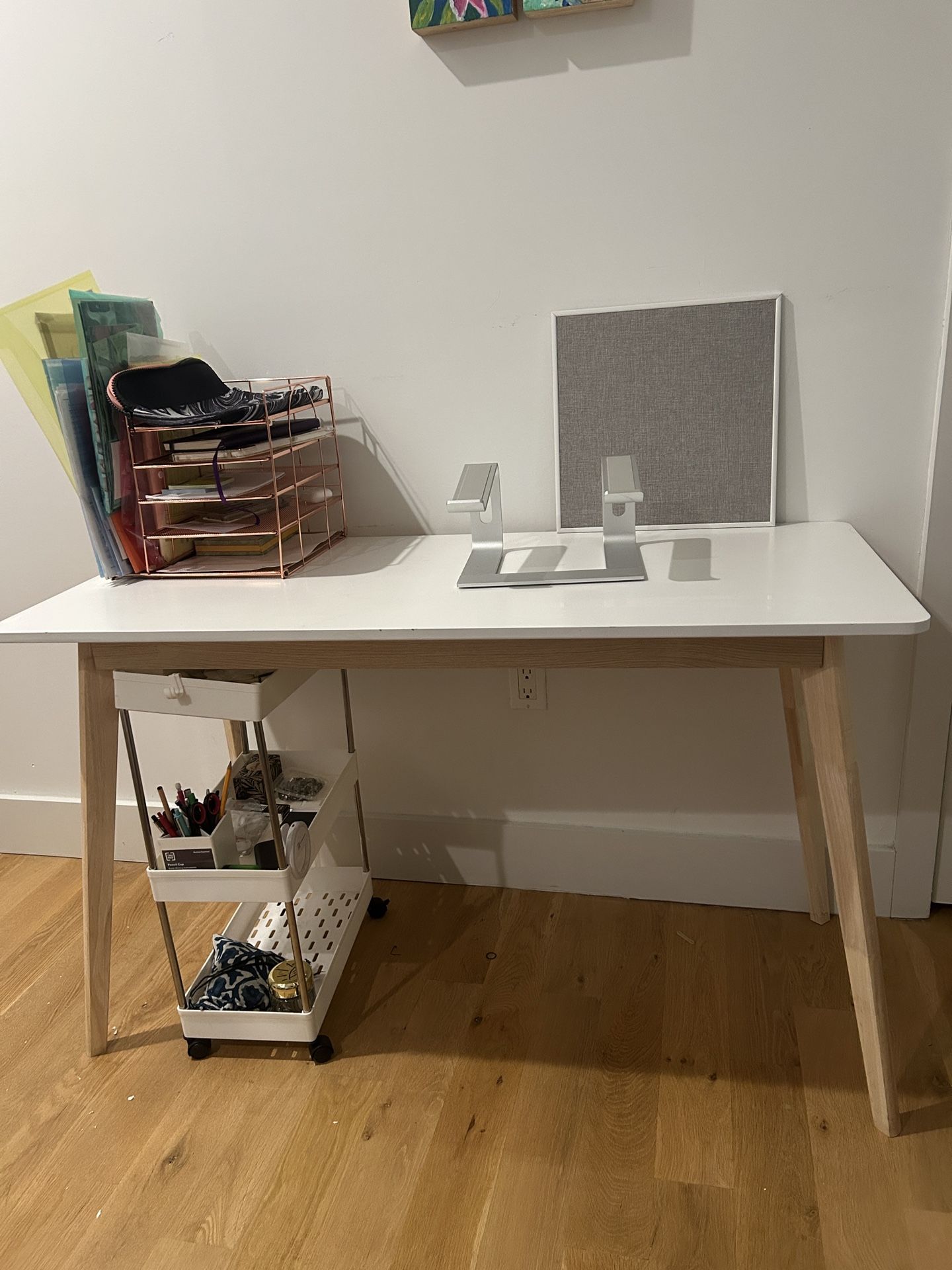 White Wooden Desk / Table - photo 3