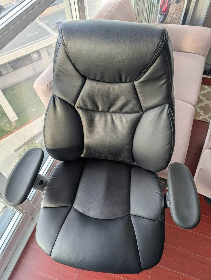 Staples Bilfford Chair - Mint Condition - photo 2