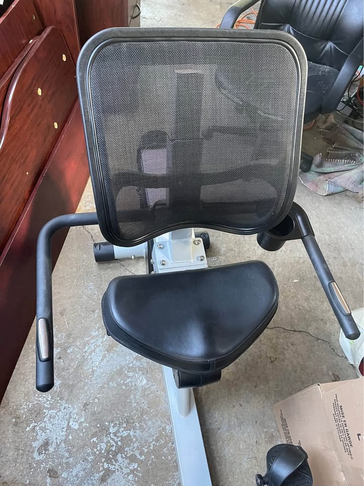Diamondback Recumbent Exercise Bike - photo 3