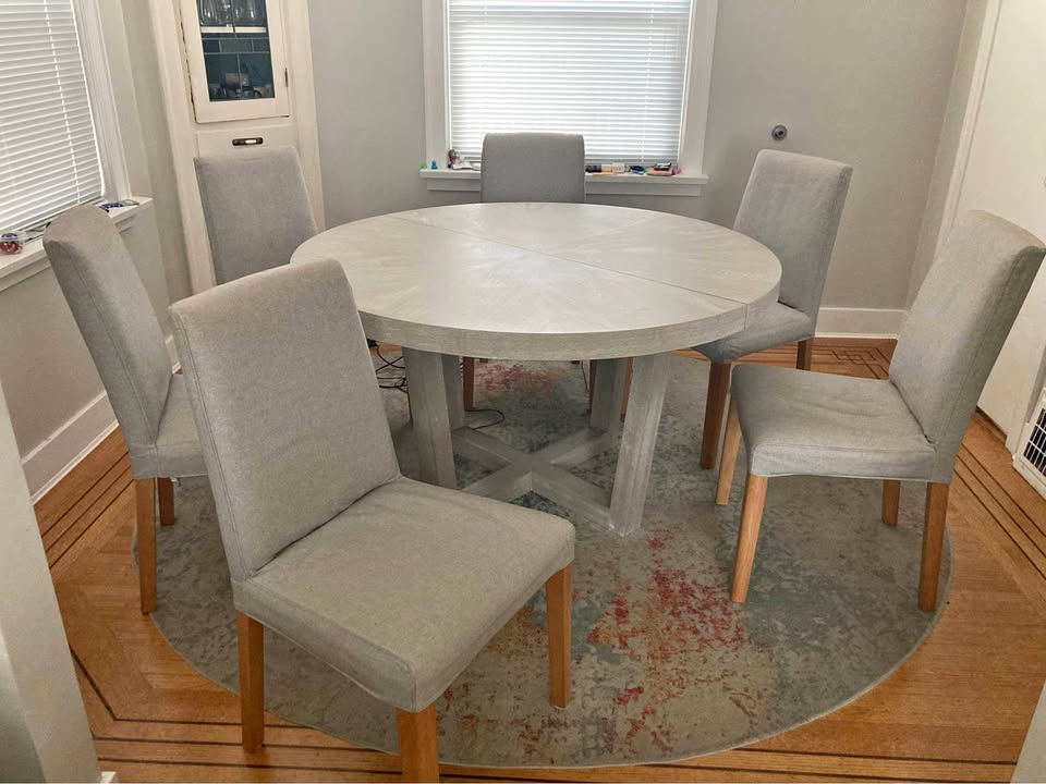 Trendy Round Extending Dining Table with chairs