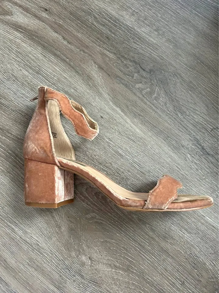 pink suede heels size 8 thumbnail