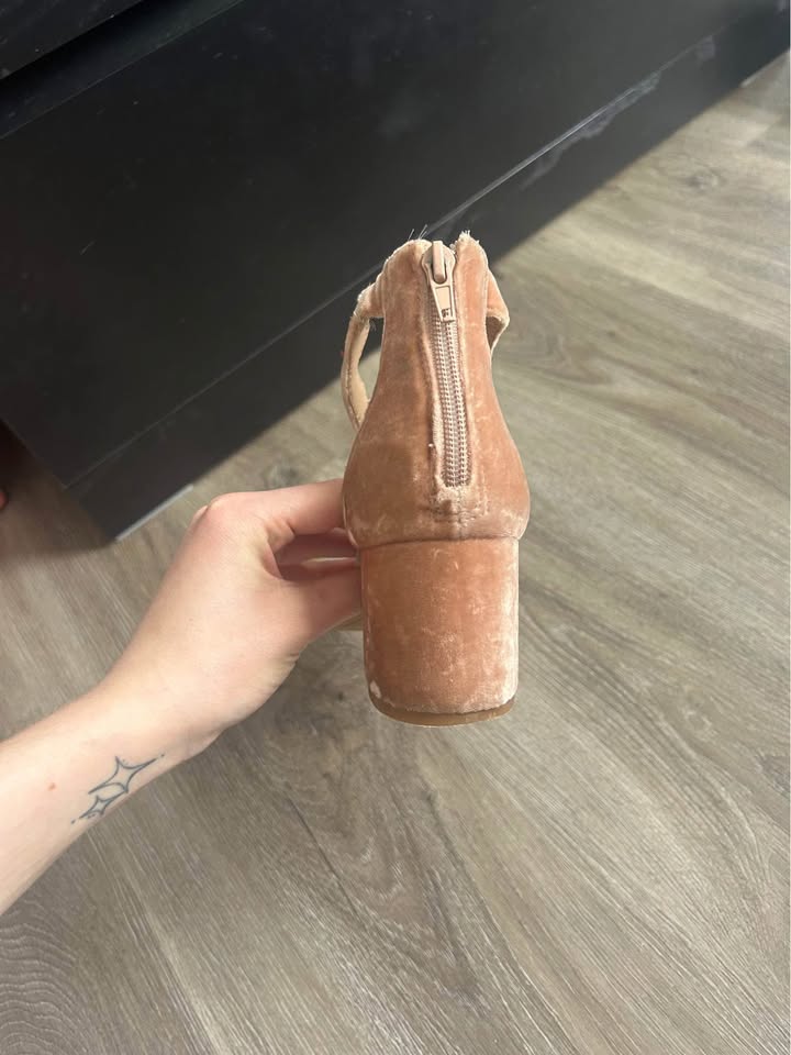 pink suede heels size 8 - photo 5