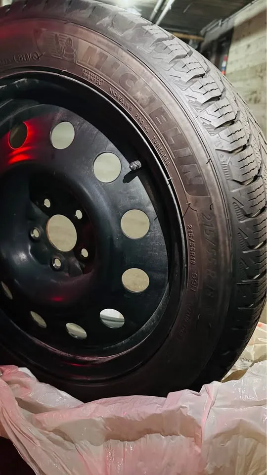 Michelin X-Ice Snow Tires + Rims - 95% Tread (CX-30 Fit) image indicator(4)