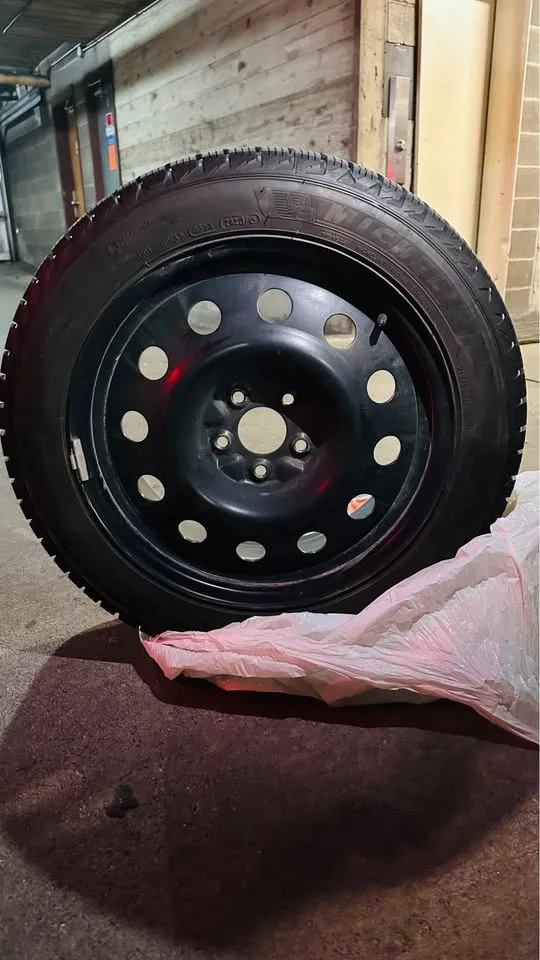 Michelin X-Ice Snow Tires + Rims - 95% Tread (CX-30 Fit) image indicator(6)