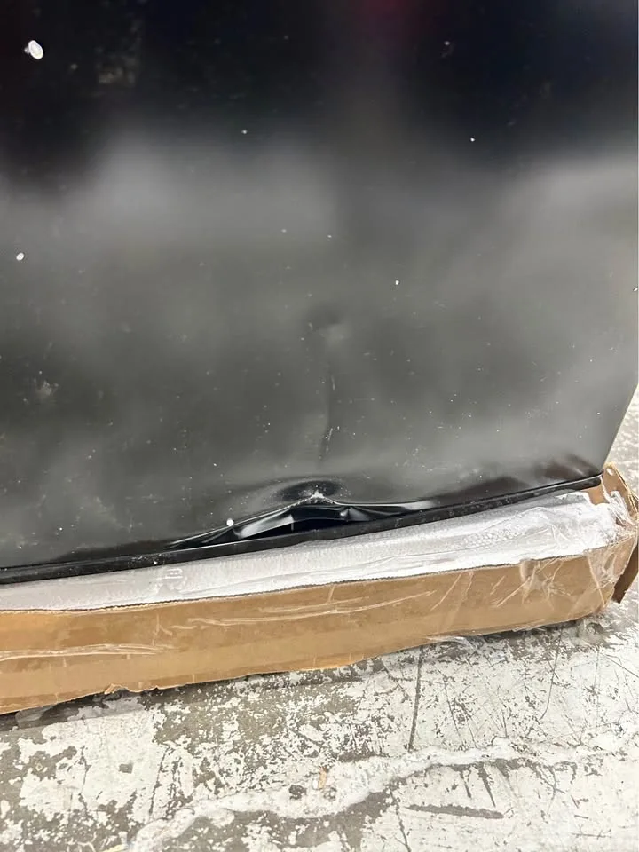 Brand new 4.4 Cu. ft. Single Door Mini Fridge image indicator(8)