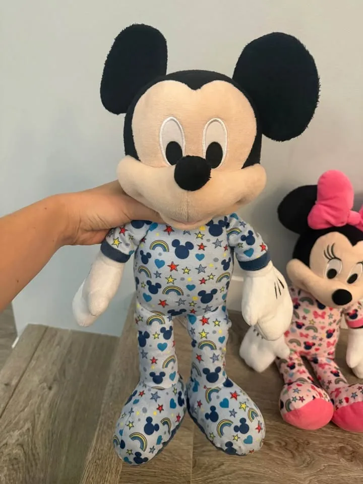 Minnie and Mickey Mouse plush in pyjamas image indicator(4)
