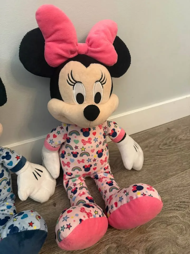 Minnie and Mickey Mouse plush in pyjamas image indicator(5)