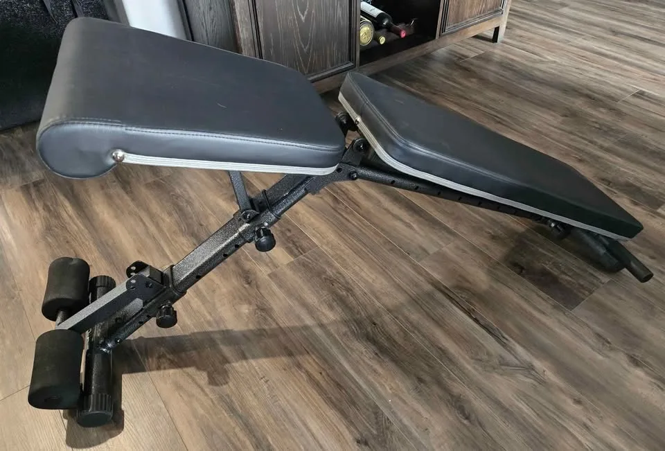 Adjustable Workout Bench image indicator(2)