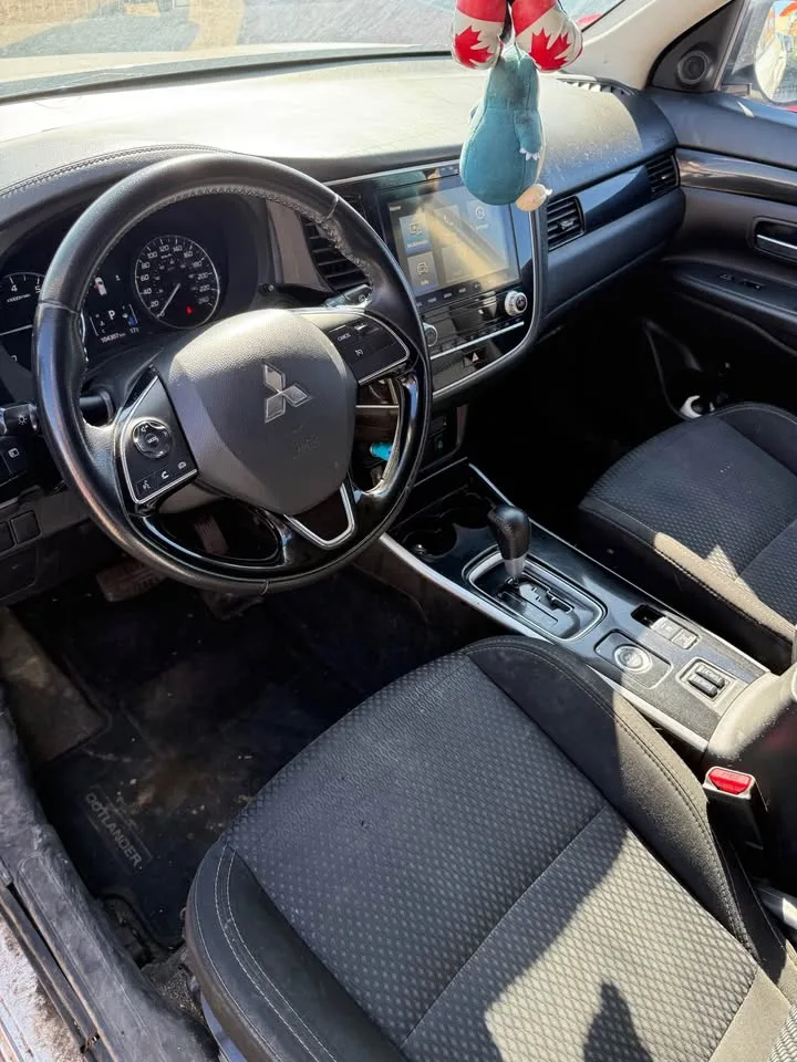 2020 Mitsubishi Outlander image indicator(8)