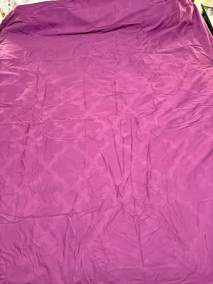 Magenta Queen Sized Duvet Cover with One Pillowcase thumbnail
