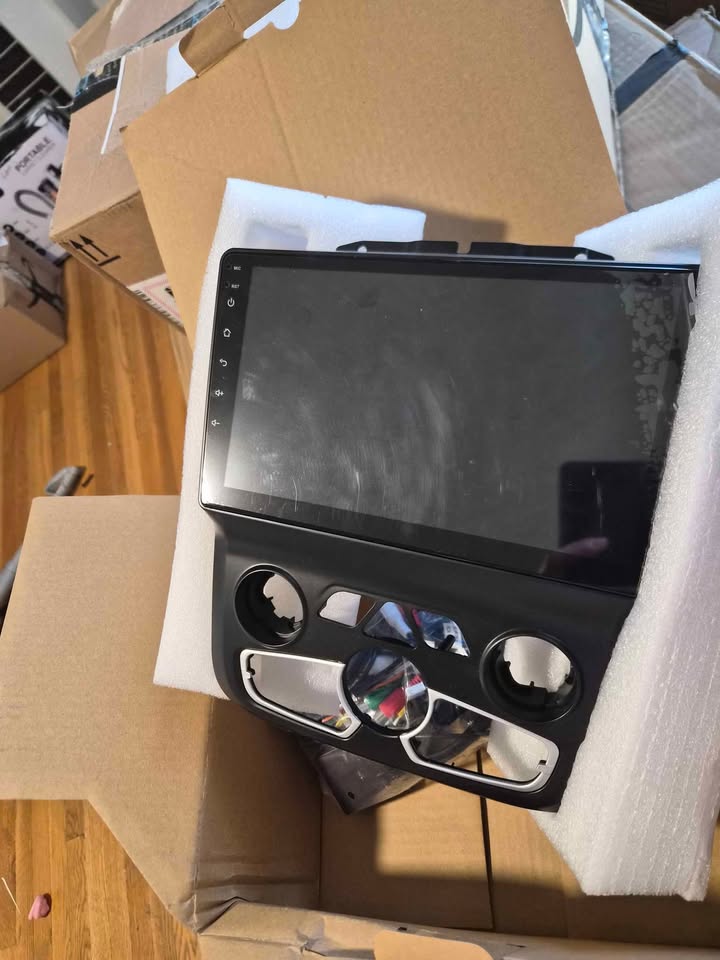 Dodge Ram 2013-2019 Car Radio w/ CarPlay Android Auto - photo 2