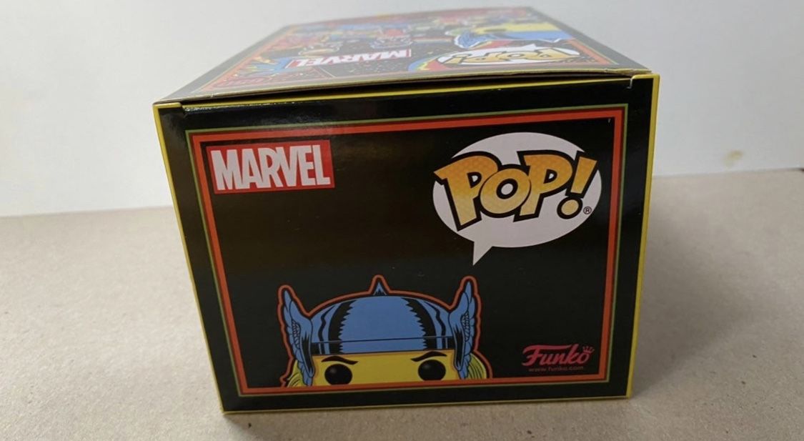 Funko Pop Marvel Blacklight Thor #650 Target Exclusive - photo 5