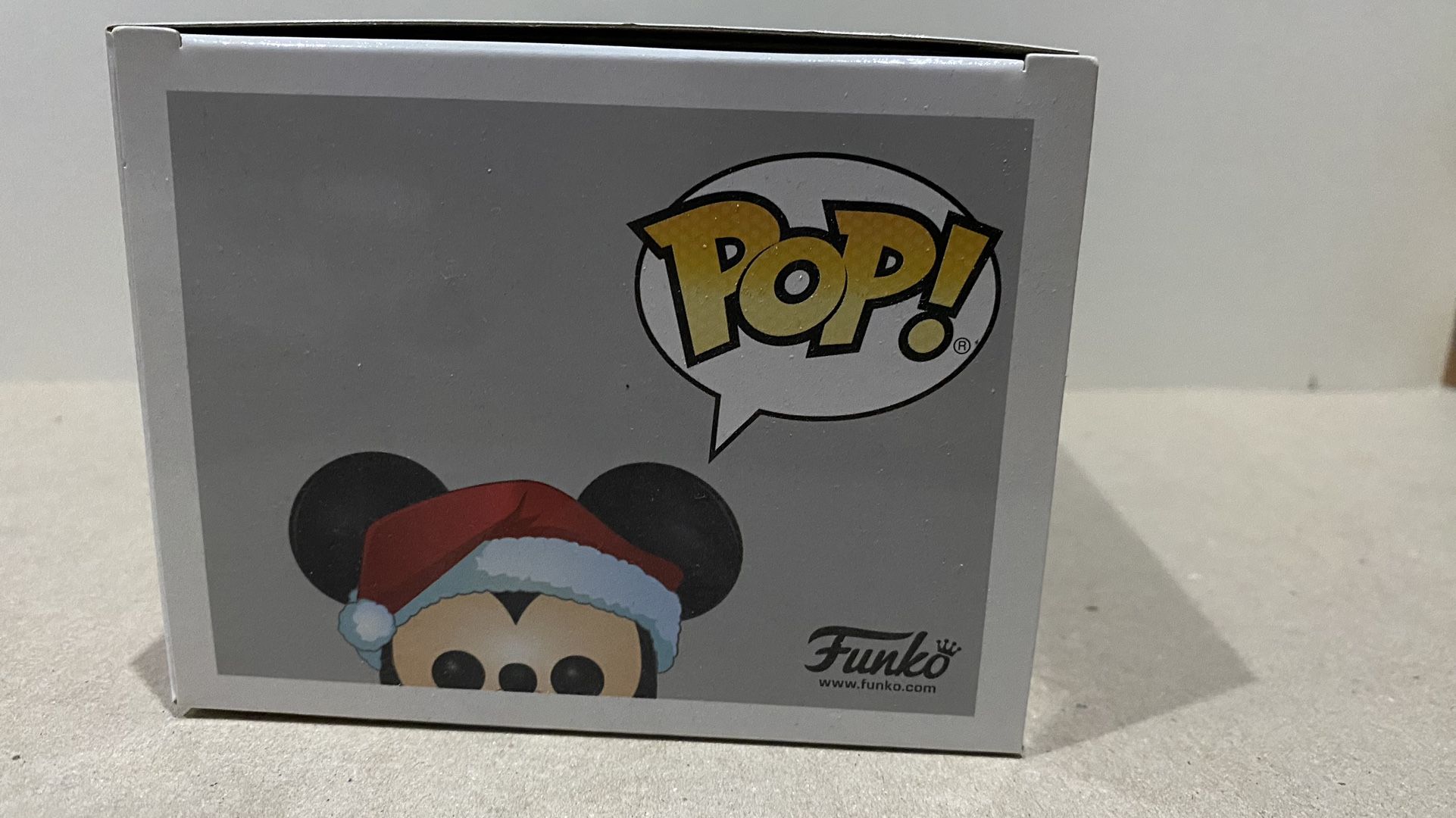 Funko Pop Disney Mickey 90 Years: Holiday Mickey #455 - photo 5