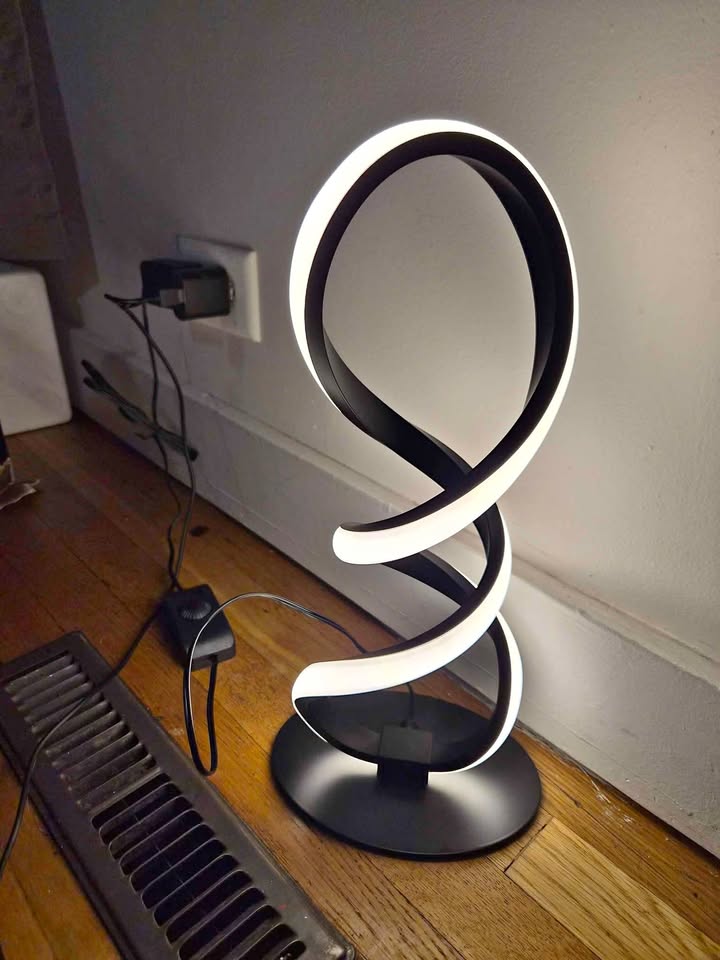 Table lamp