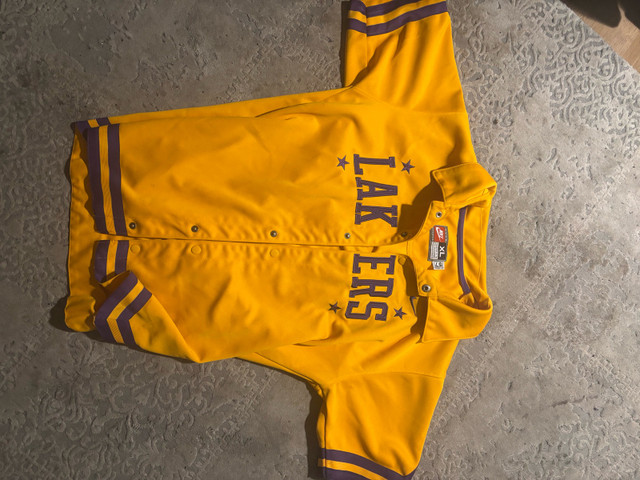 vintage lakers warm up