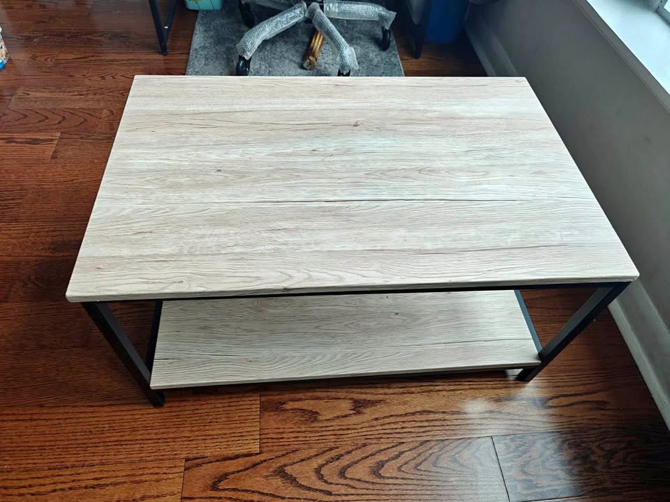 Moving out sale ! 2-tier Coffee table in perfect condition