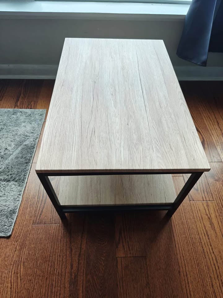 Moving out sale ! 2-tier Coffee table in perfect condition - photo 2