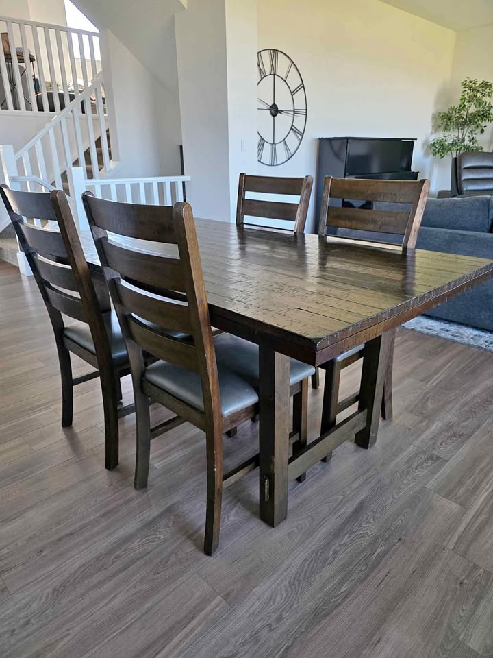 5 Piece Dining Set
