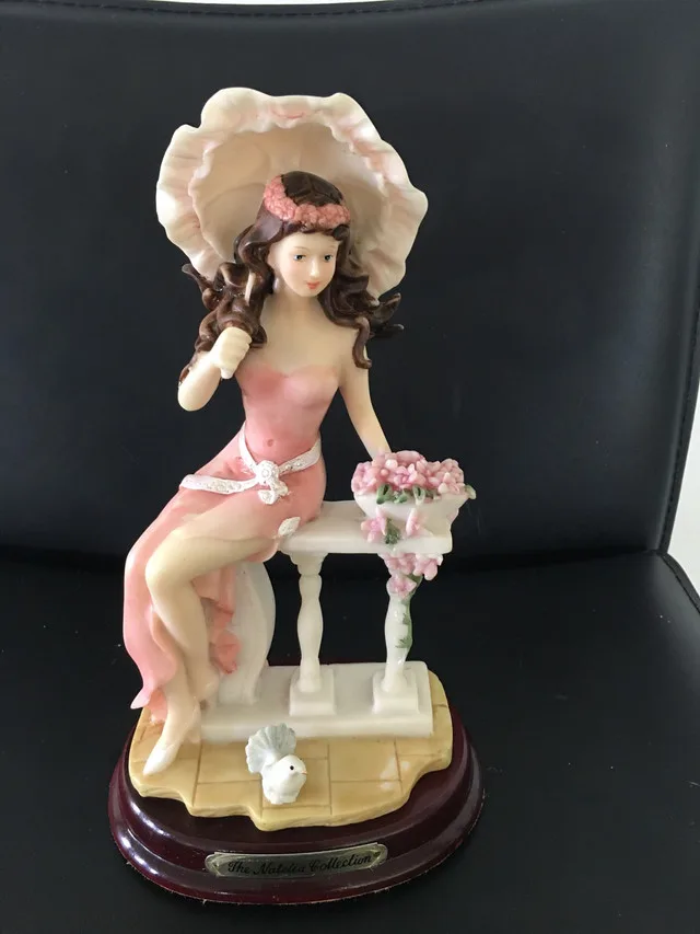 Natelia Collection Figurine thumbnail