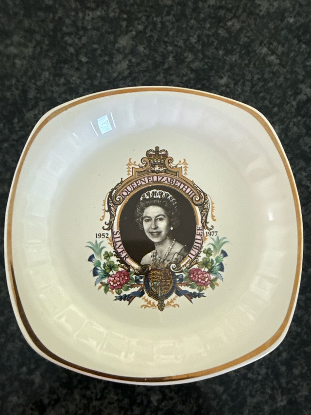 Palissy Queen Elizabeth Dish