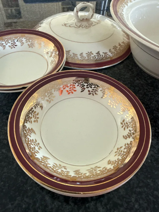 Royal Albert Serving Dishes image indicator(2)