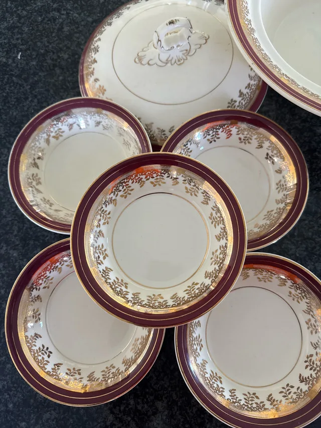 Royal Albert Serving Dishes image indicator(3)