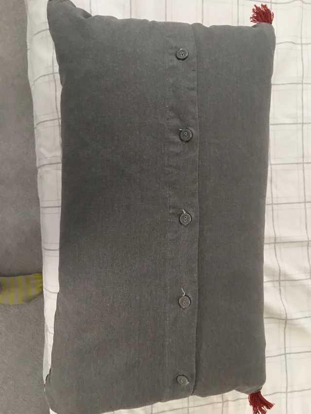 Decorative Pillow image indicator(2)