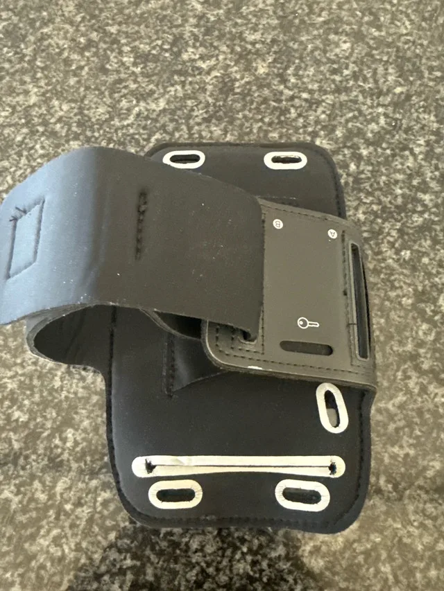 Avantree Phone Armband image indicator(2)