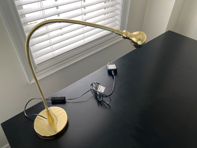 Desk lamp